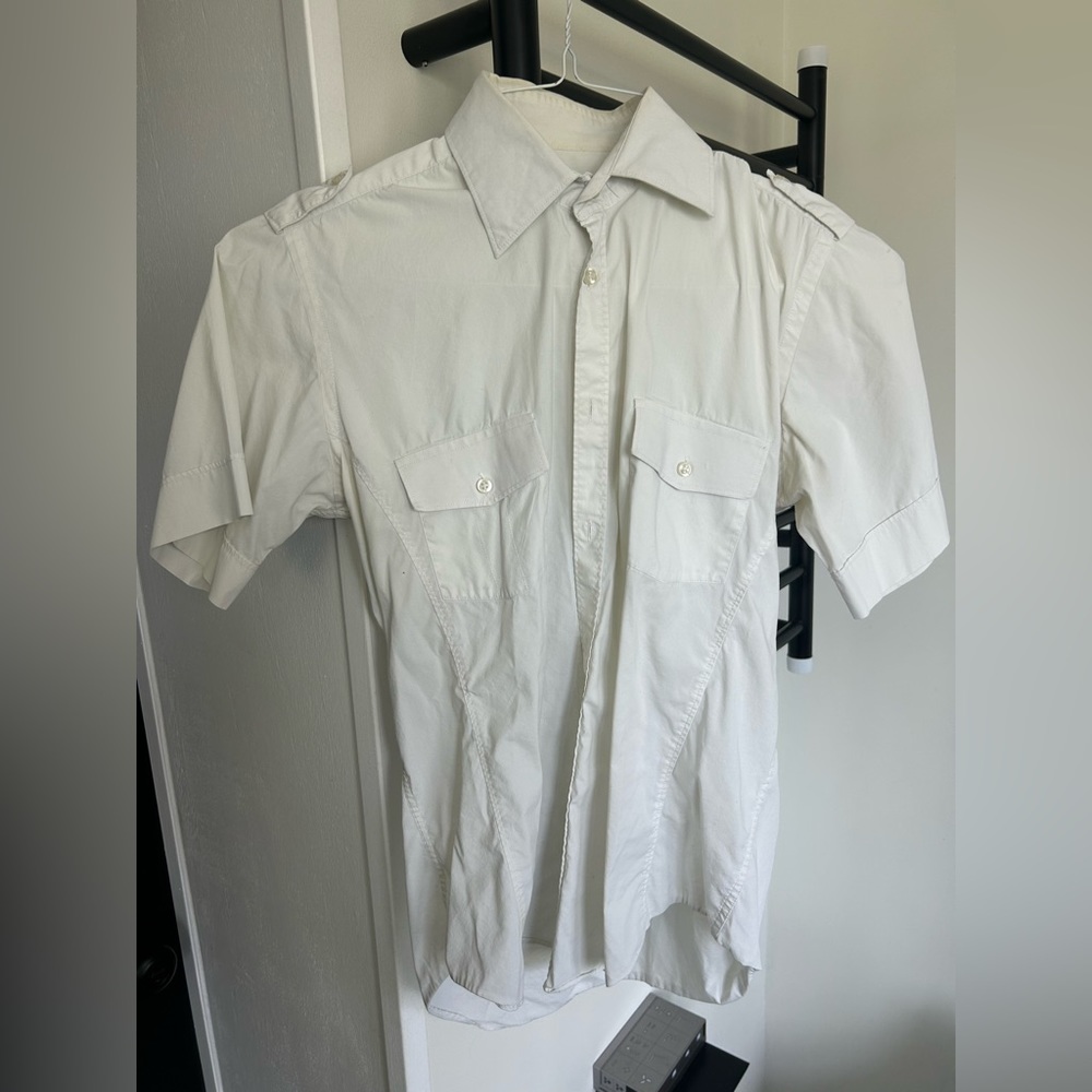 White collared short sleeve Zara Shirt with epaulettes l double breasted pockets - Picture 3 of 6
